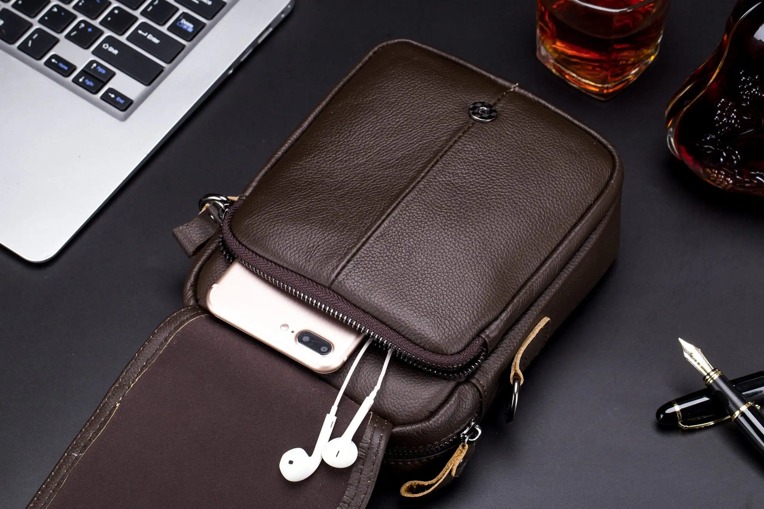 Δερμάτινο τσαντάκι ώμου Bull Captain DJB 015(L) καφέ