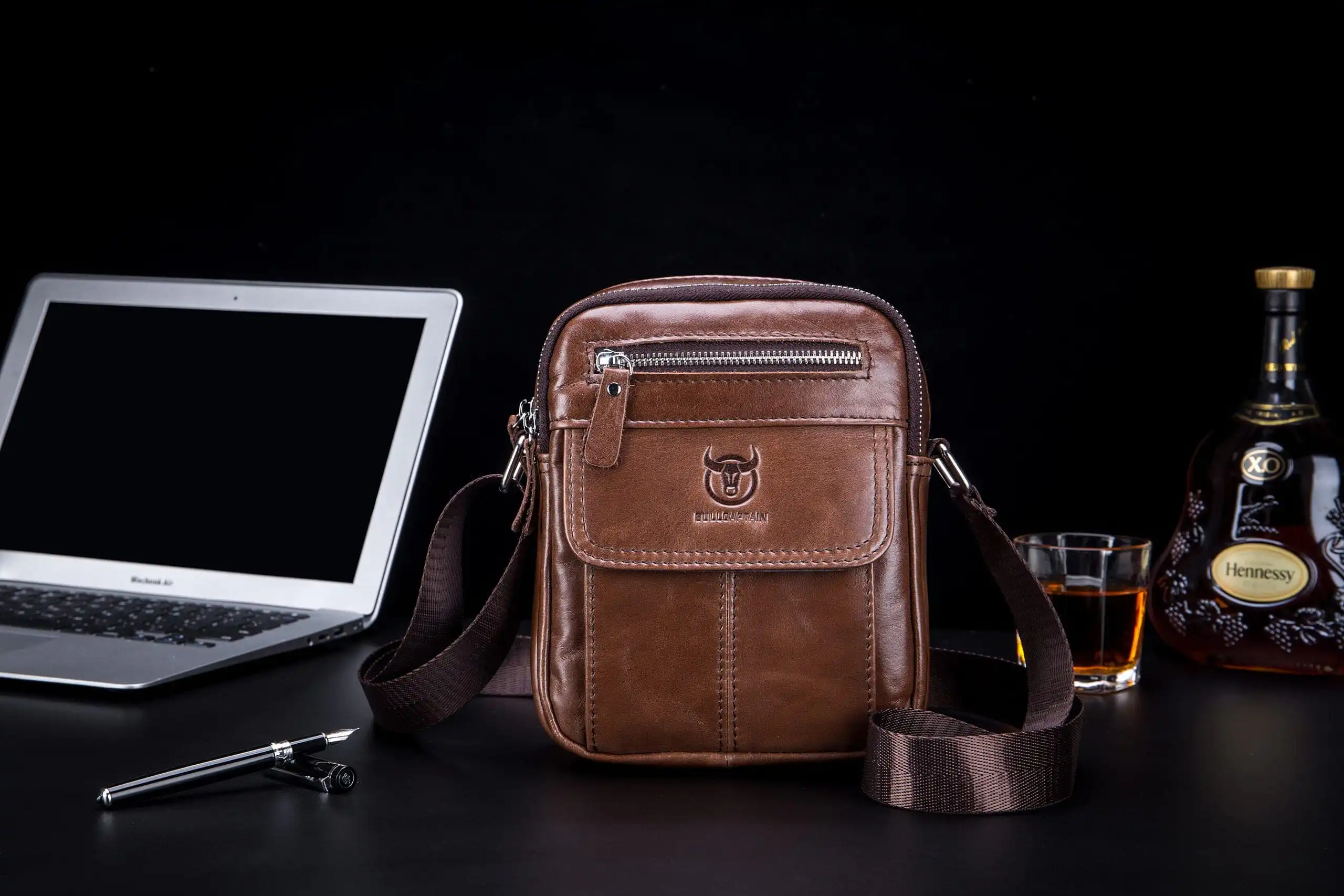 Δερμάτινο τσαντάκι ώμου Bull Captain DJB 016 καφέ