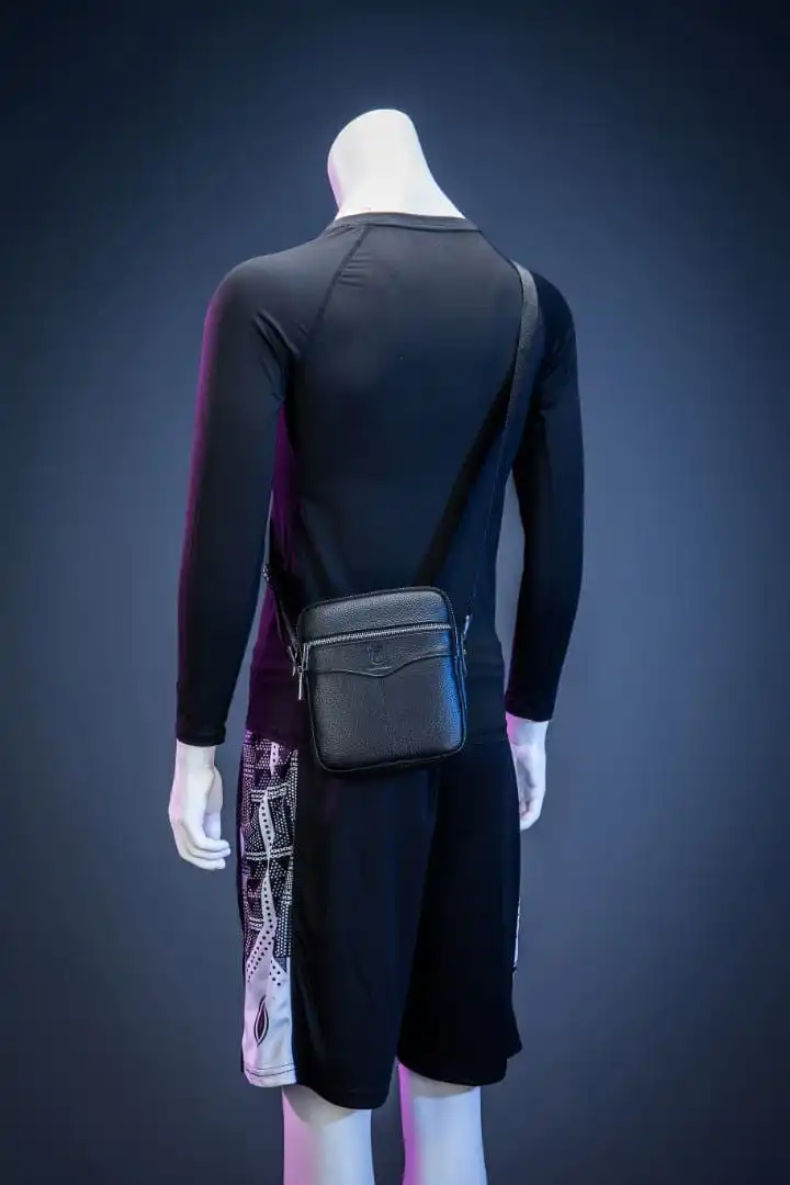 Δερμάτινο τσαντάκι ώμου Bull Captain DJB 023 μαύρο