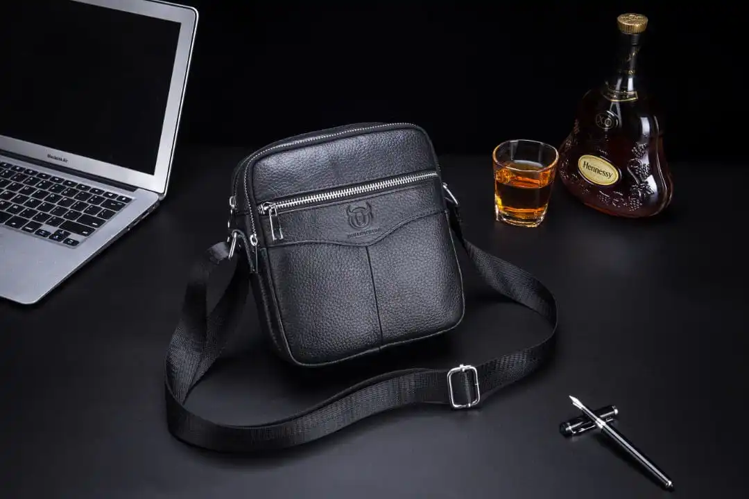 Δερμάτινο τσαντάκι ώμου Bull Captain DJB 023 μαύρο