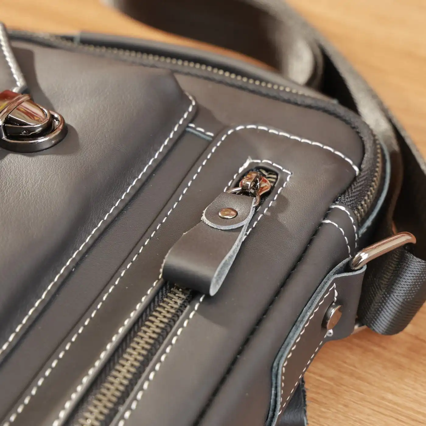 Δερμάτινο τσαντάκι ώμου Bull Captain DJB 039 μαύρο