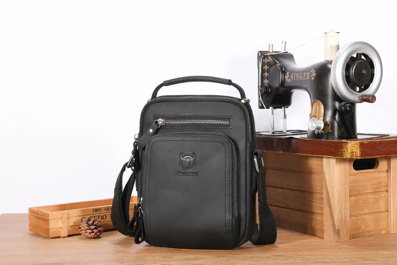 Δερμάτινο τσαντάκι ώμου Bull Captain DJB 0500-L μαύρο