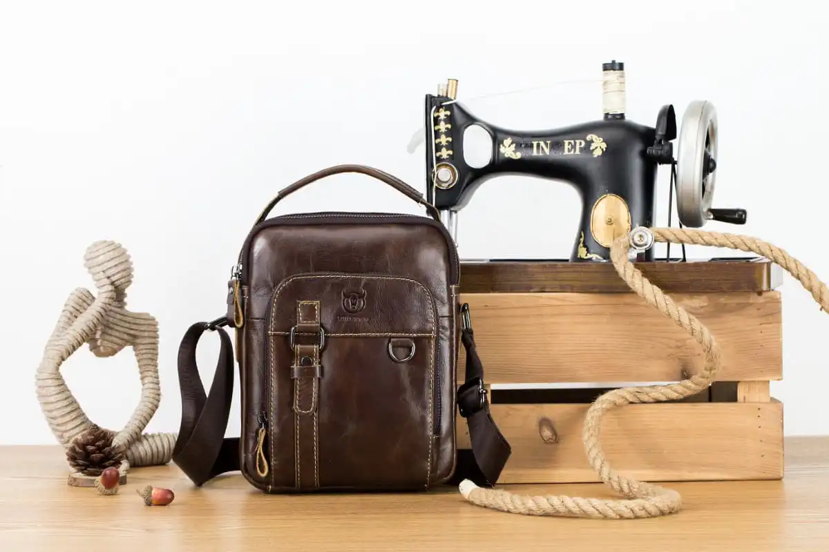 Δερμάτινο τσαντάκι ώμου Bull Captain DJB 300 καφέ