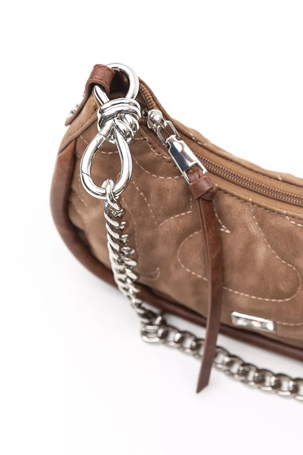 Μικρή μαλακή τσάντα υλικό με puffy γαζιά.