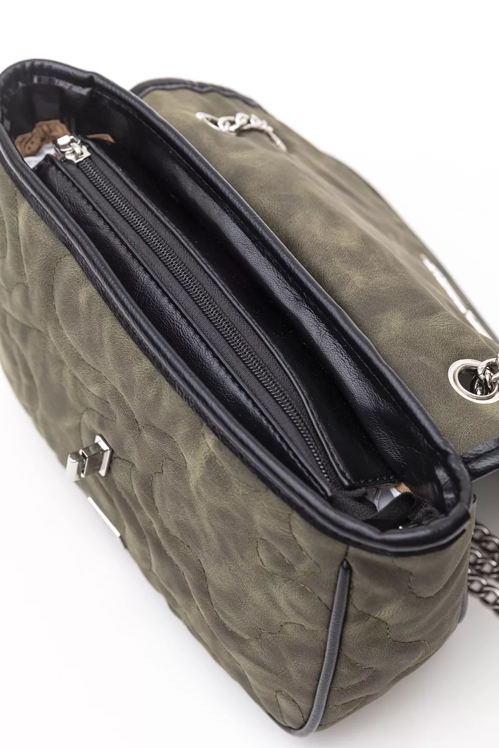 Τσάντα με αλυσίδα και καπάκι με μεταλλικό κλείσιμο με puffy κυματοειδή γαζιά