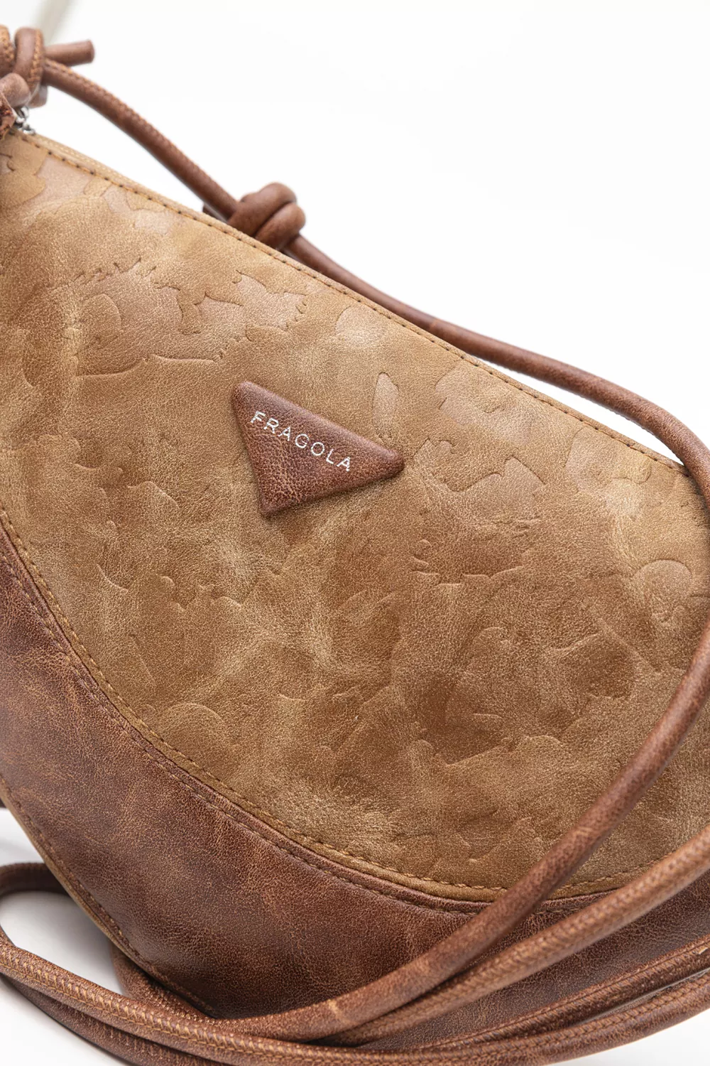 Τσάντα ώμου και χειρός με ιδιαίτερη γραμμή με print