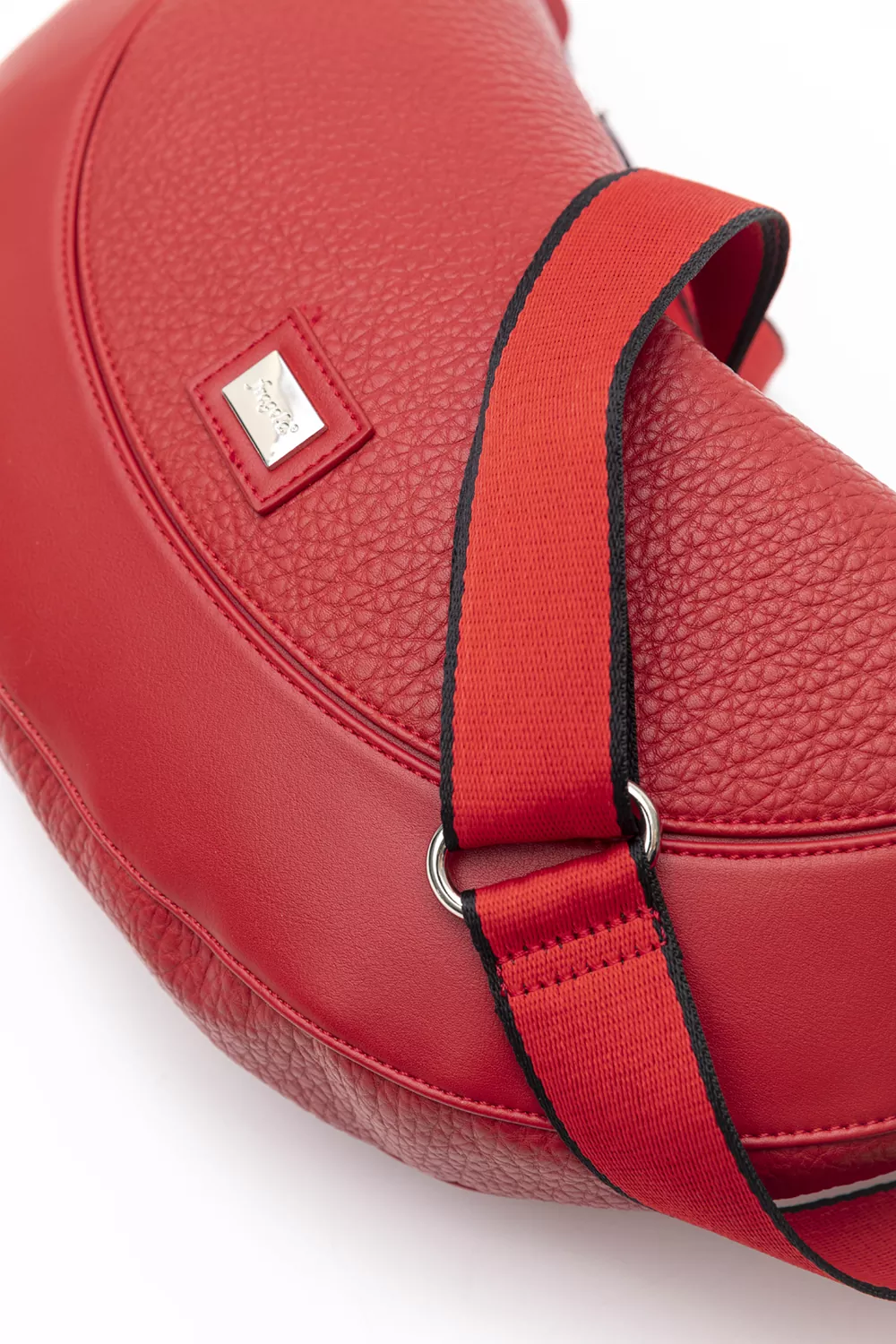 Μεγάλη χιαστί και crossbody τσάντα με ανάγλυφη υφή