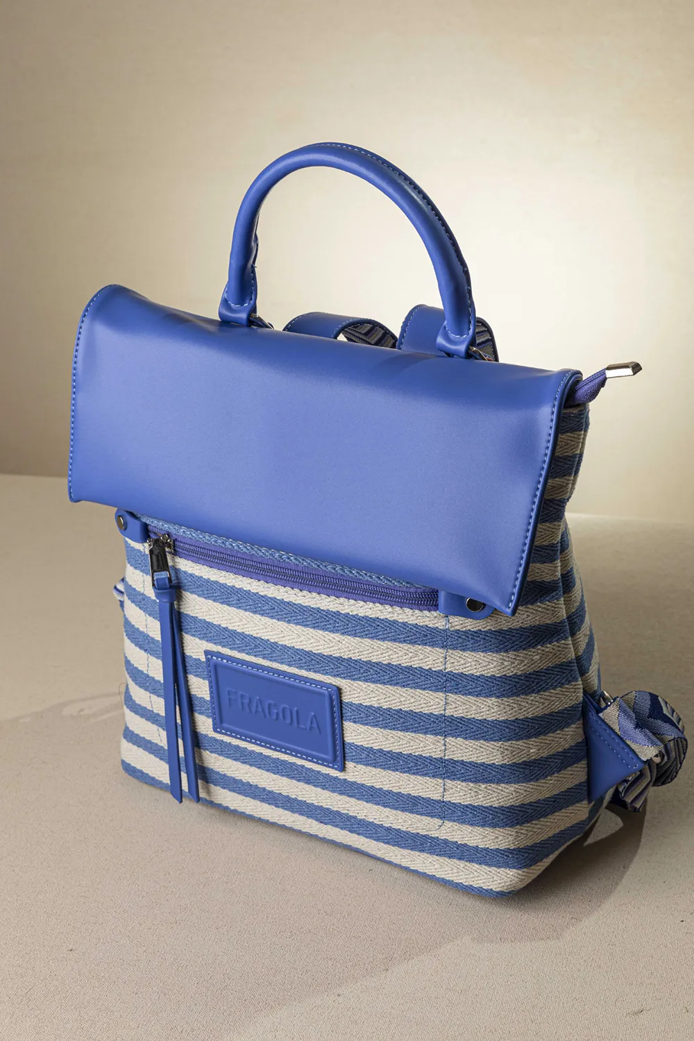 Μεγάλο backpack με καπάκι με ρίγες