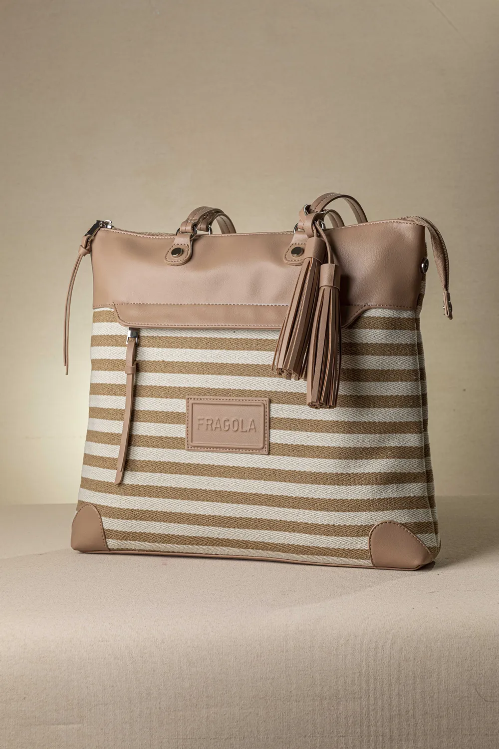 Μεγάλη τσάντα ώμου  με ρίγες