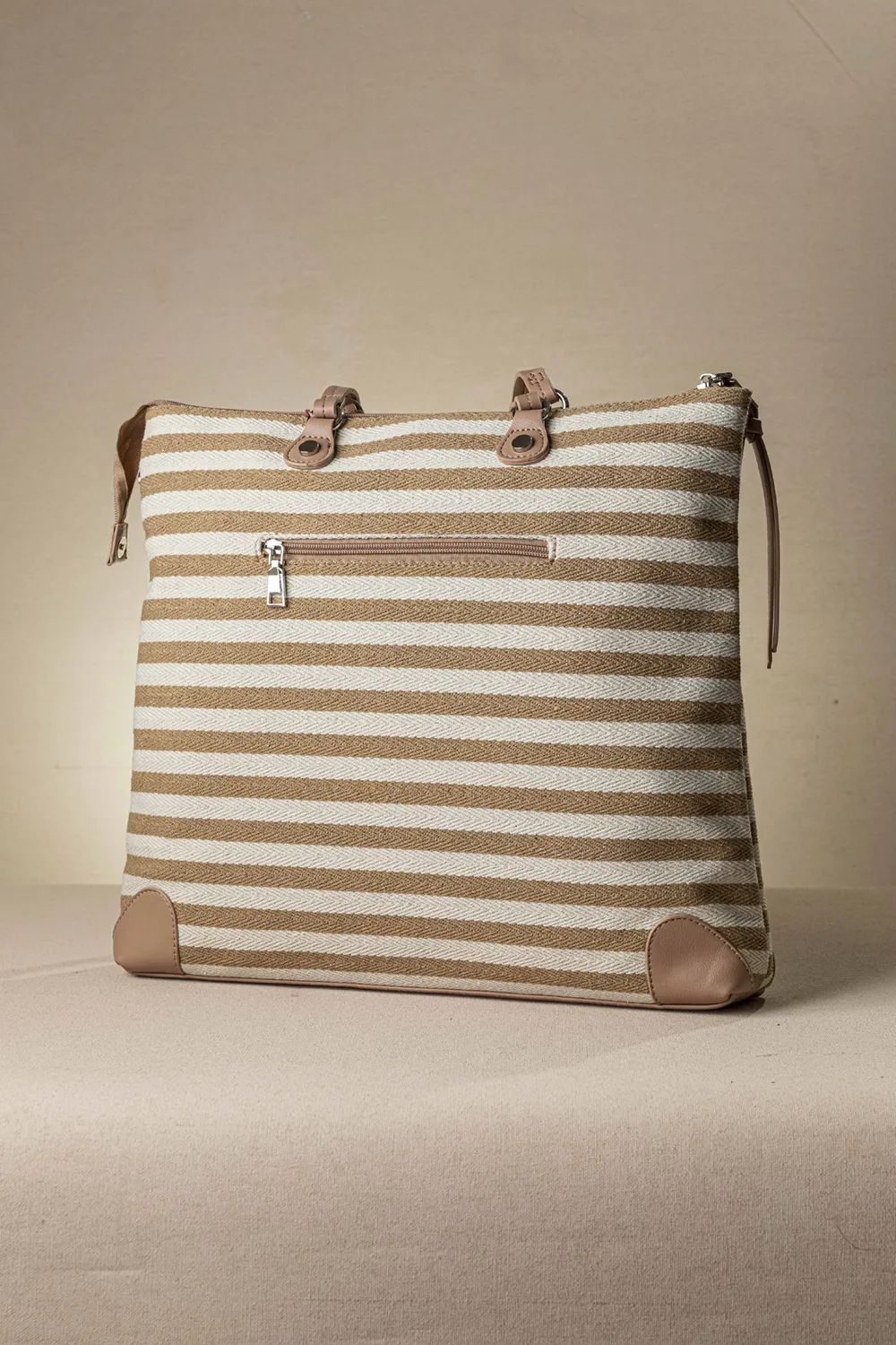 Μεγάλη τσάντα ώμου  με ρίγες