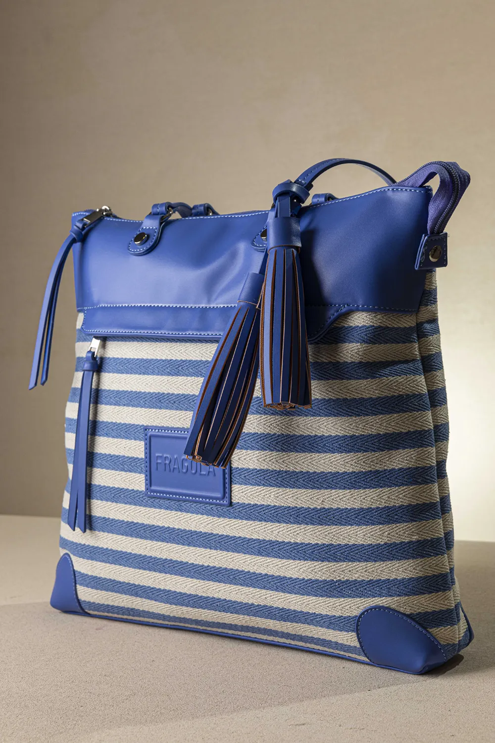 Μεγάλη τσάντα ώμου  με ρίγες