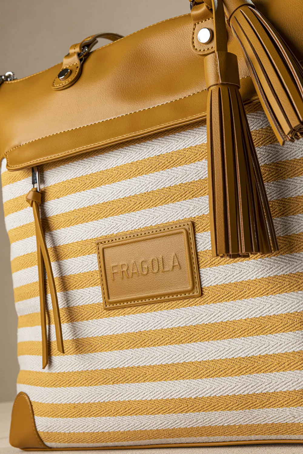 Μεγάλη τσάντα ώμου  με ρίγες