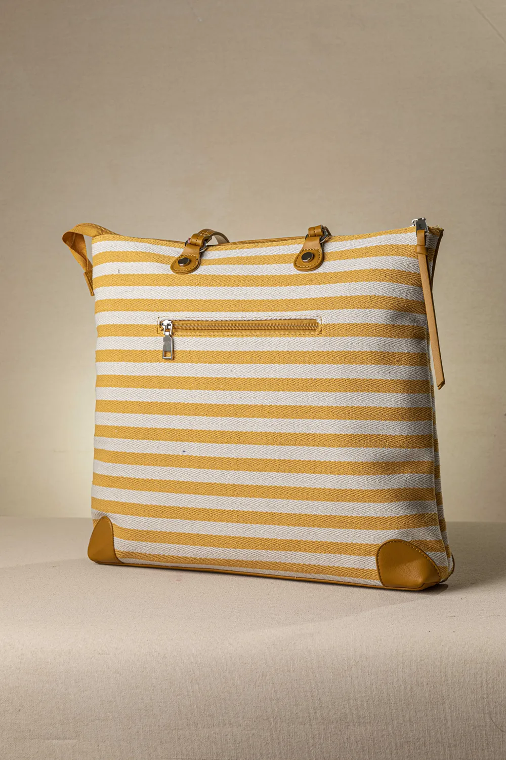 Μεγάλη τσάντα ώμου  με ρίγες