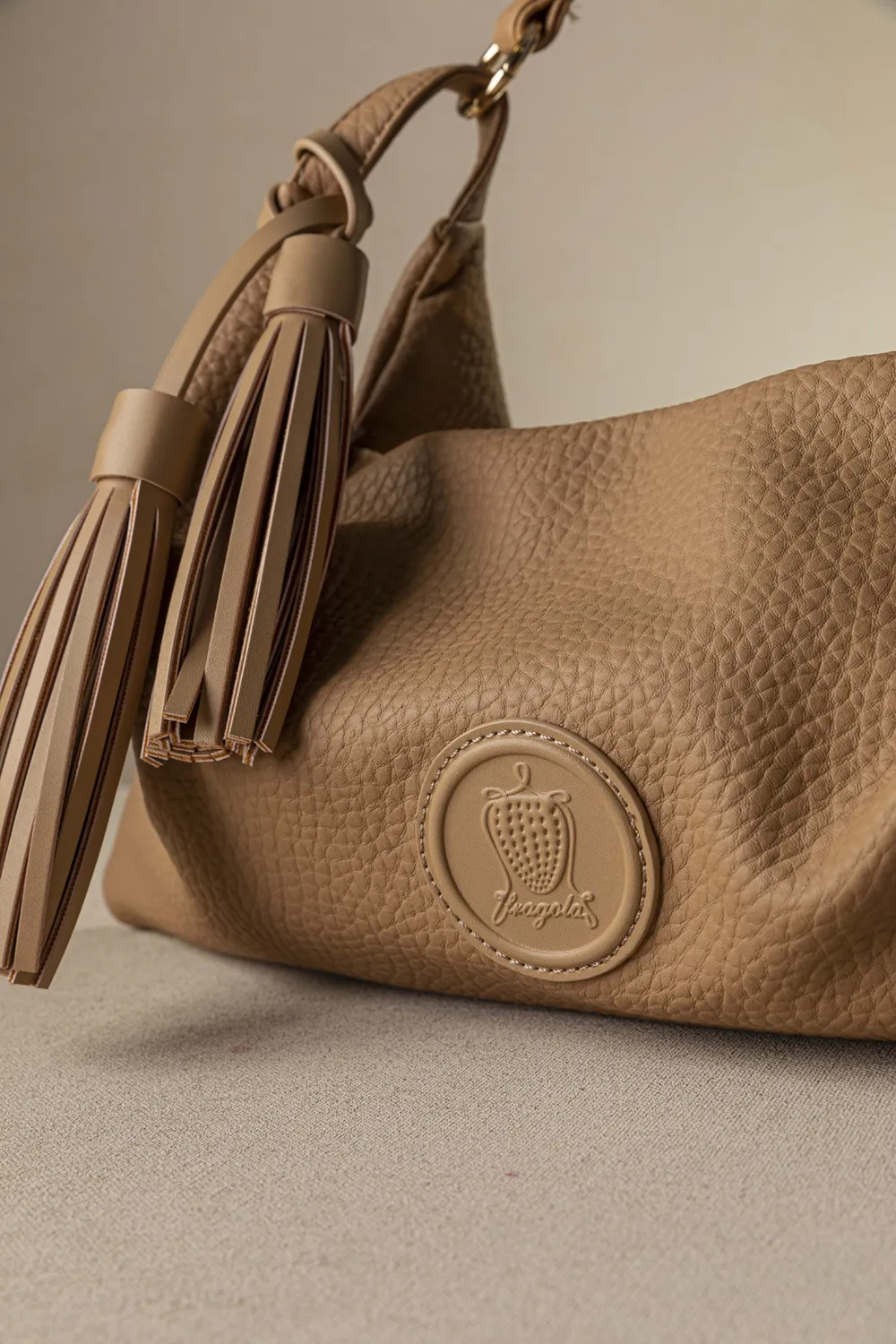 Πρακτική τσαντούλα ώμου και χιαστί