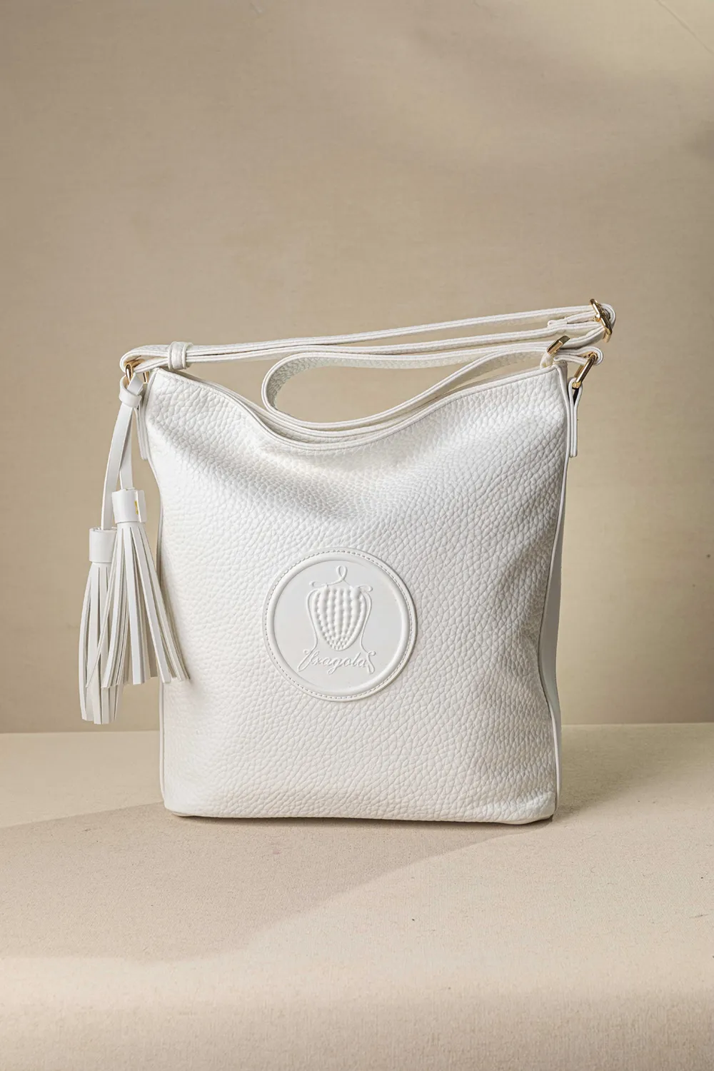 Μεγάλη μαλακή τσάντα ώμου με casual logo