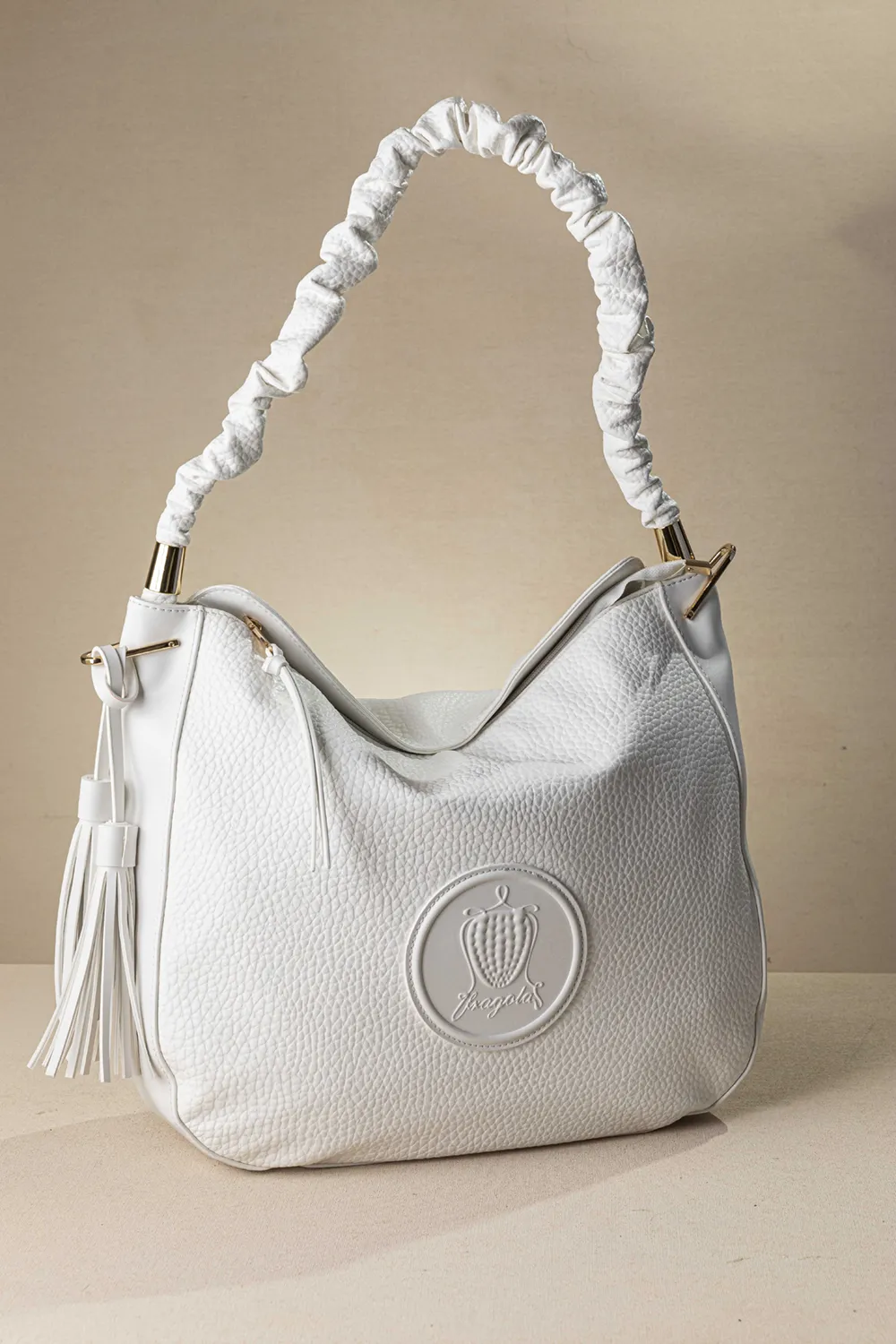 Μεγάλη μαλακή τσάντα με ιδιαίτερο χέρι για τον ώμο