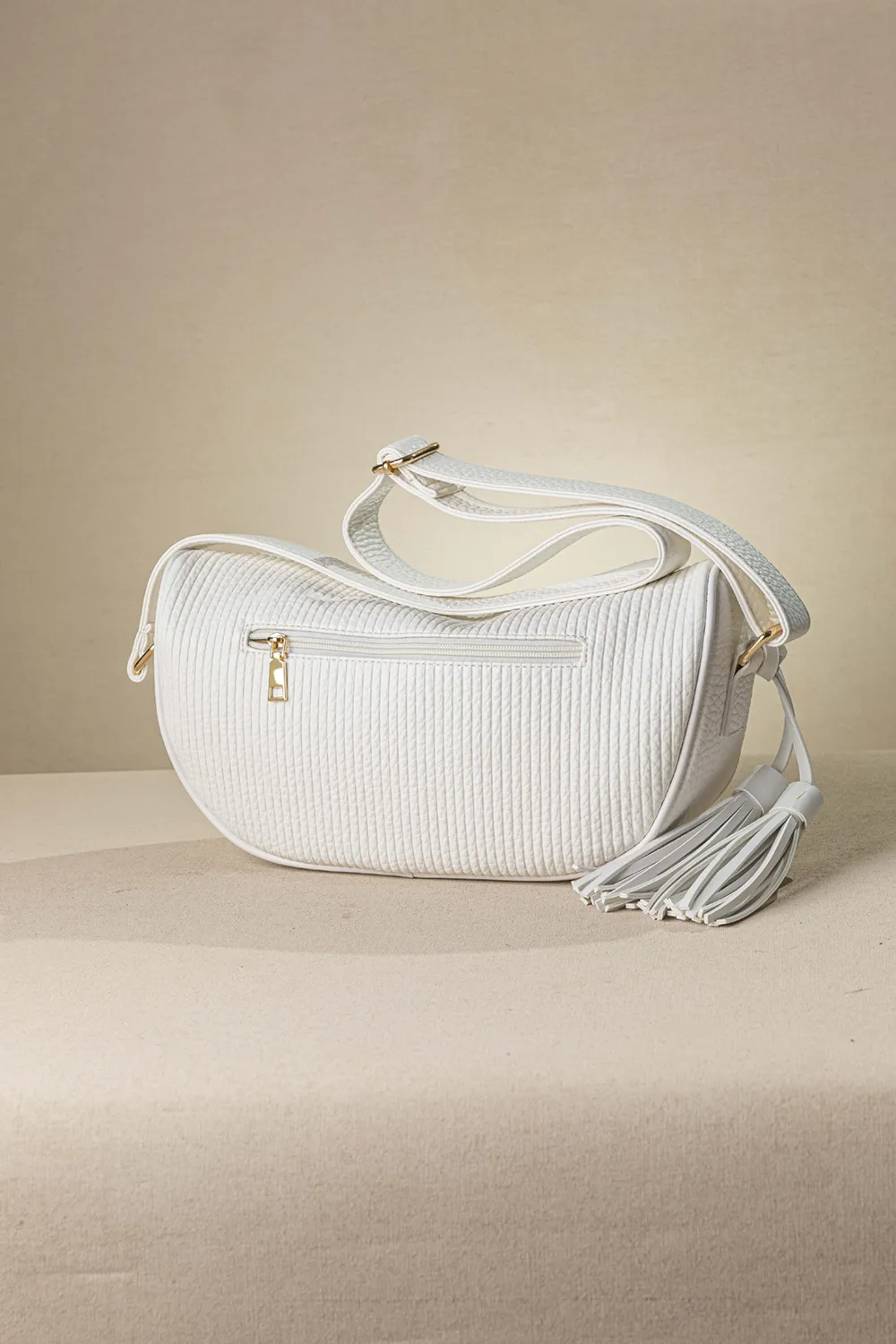 Μαλακή χιαστί τσάντα με αυξομειούμενο ιμάντα