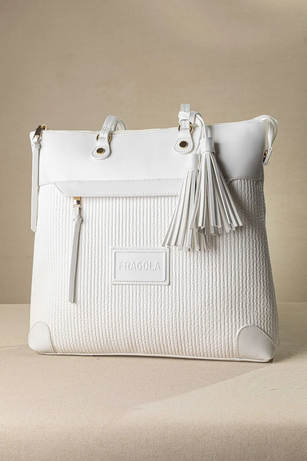 Μεγάλη τσάντα ώμου με casual logo