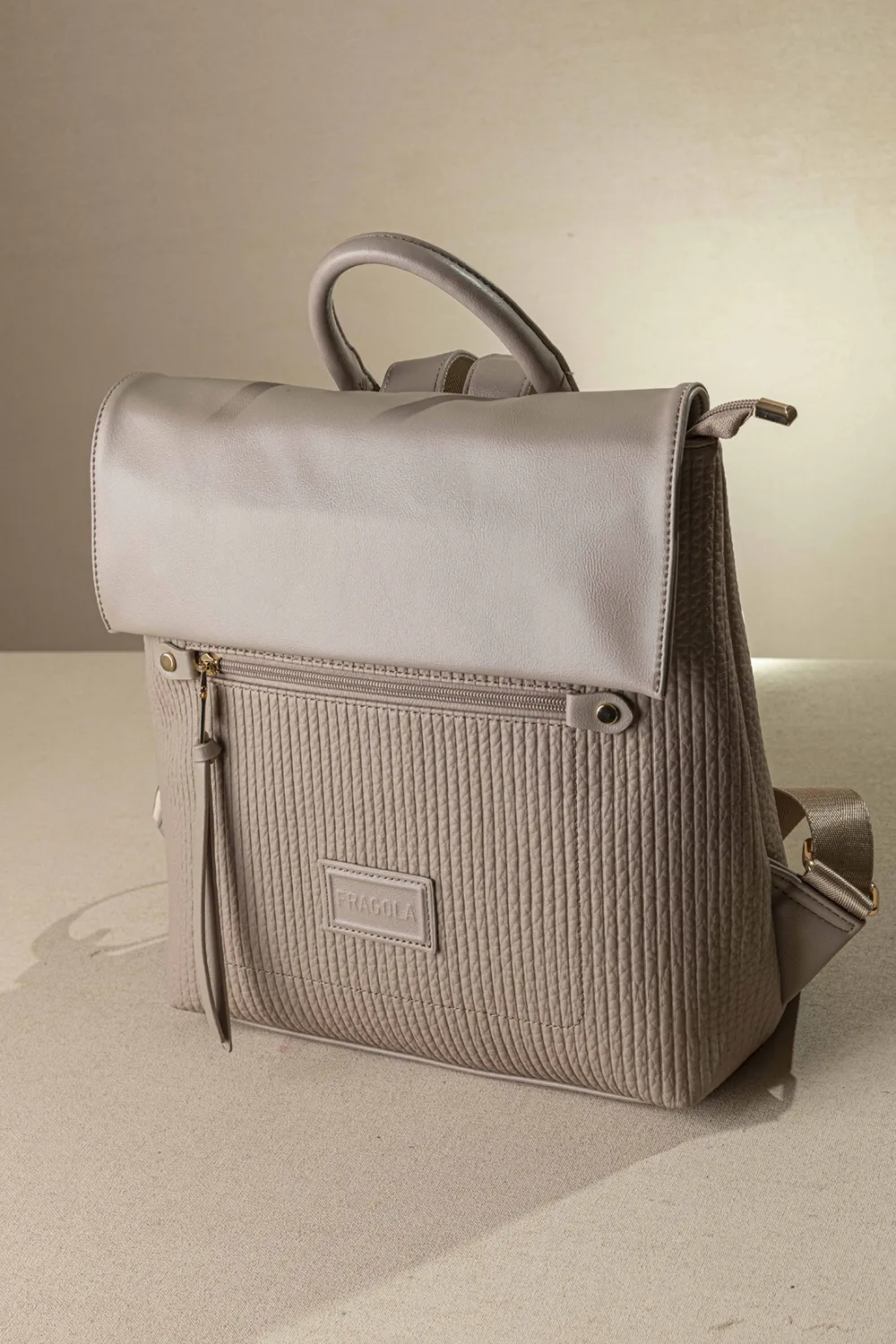 Μεγάλο backpack με καπάκι