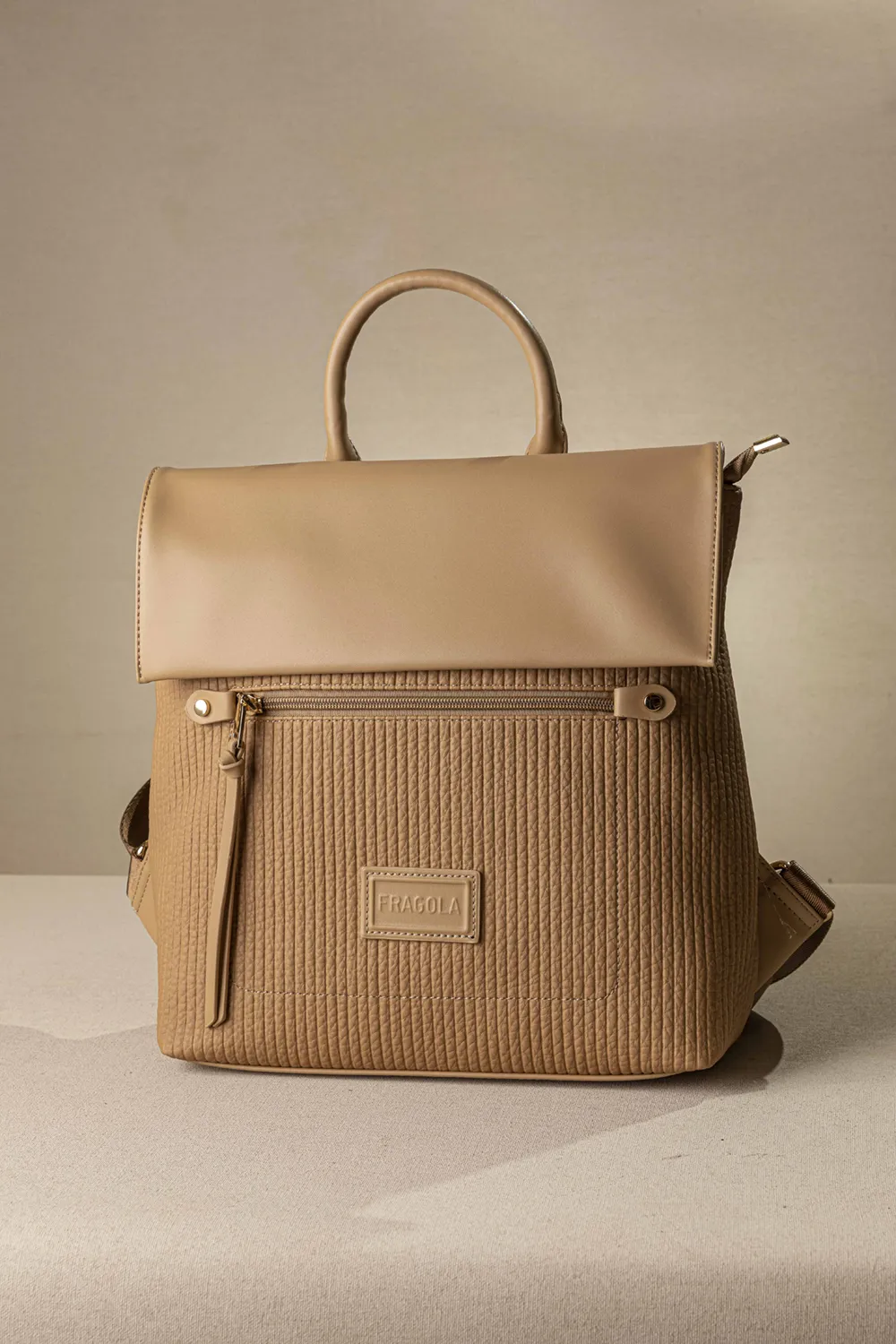 Μεγάλο backpack με καπάκι