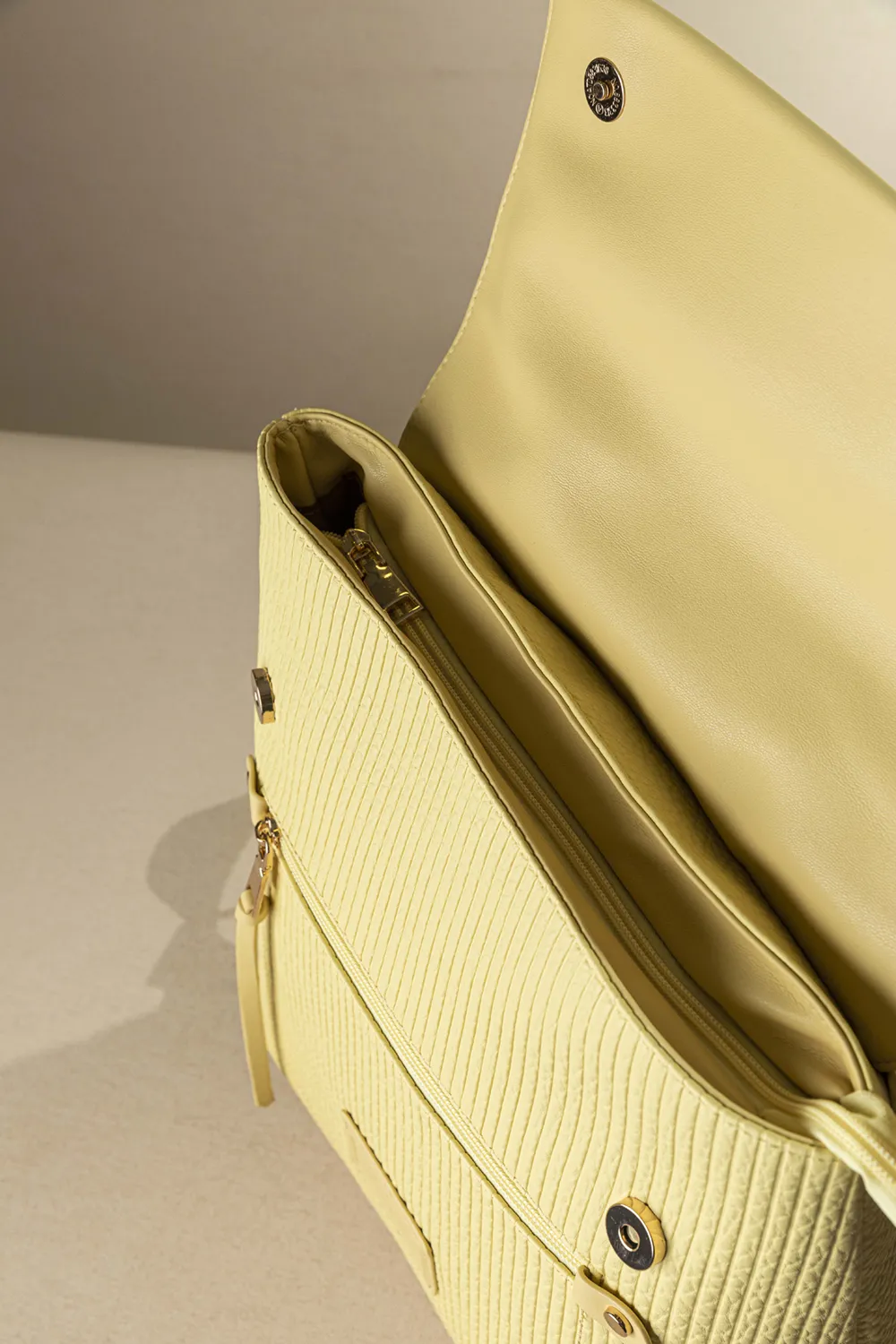 Μεγάλο backpack με καπάκι