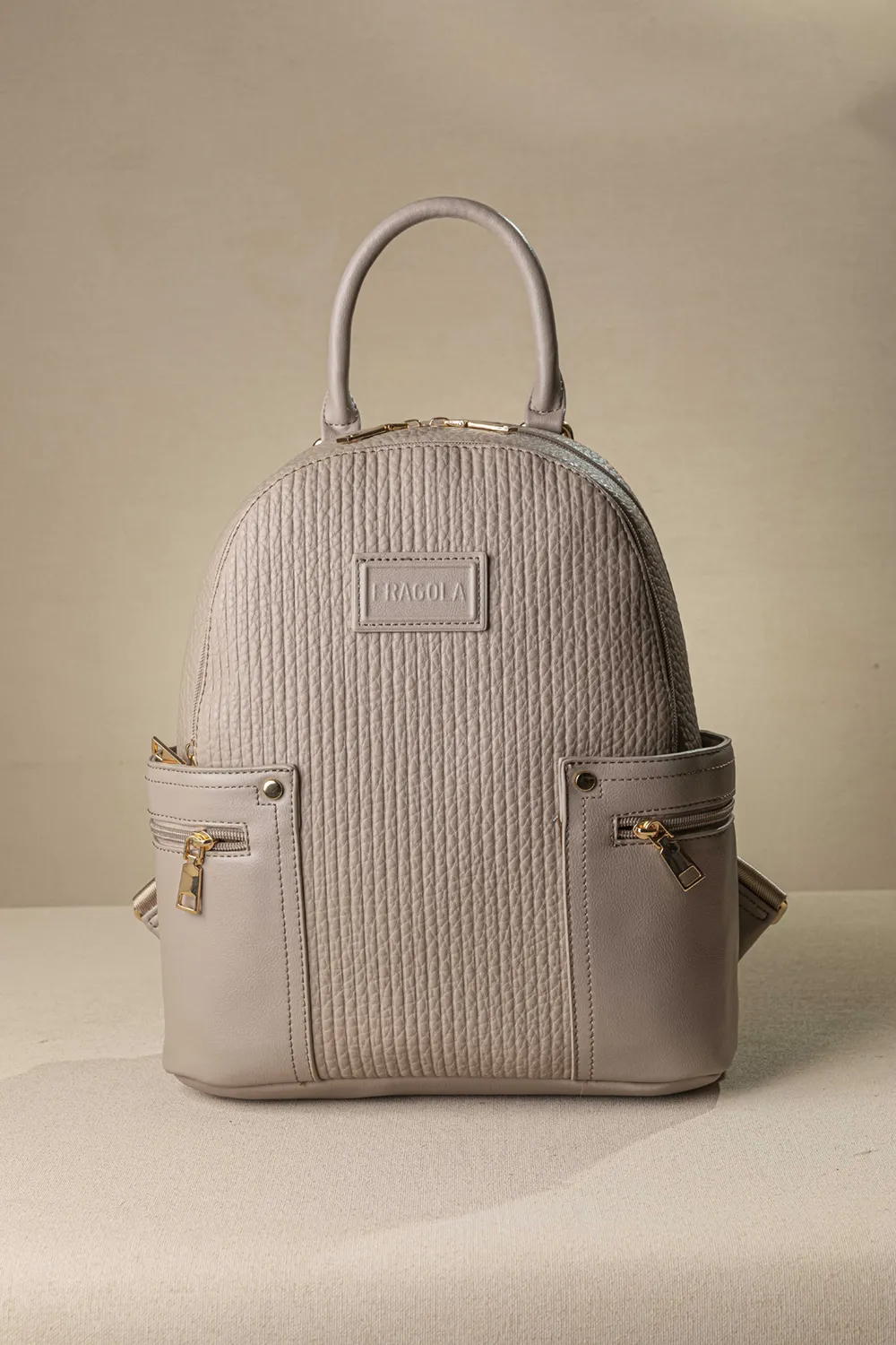 Μαλακό μεγάλο backpack με σταθερό πάτο