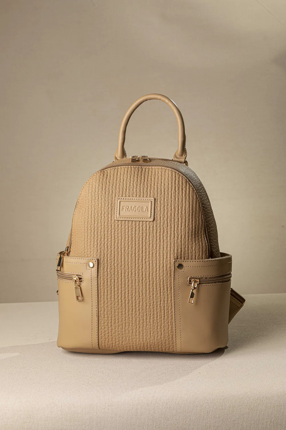 Μαλακό μεγάλο backpack με σταθερό πάτο