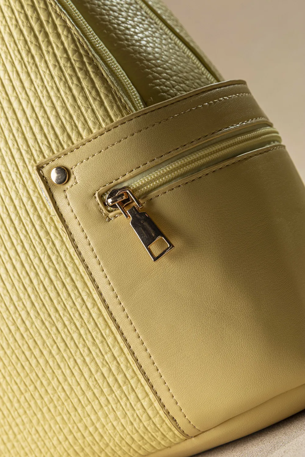 Μαλακό μεγάλο backpack με σταθερό πάτο