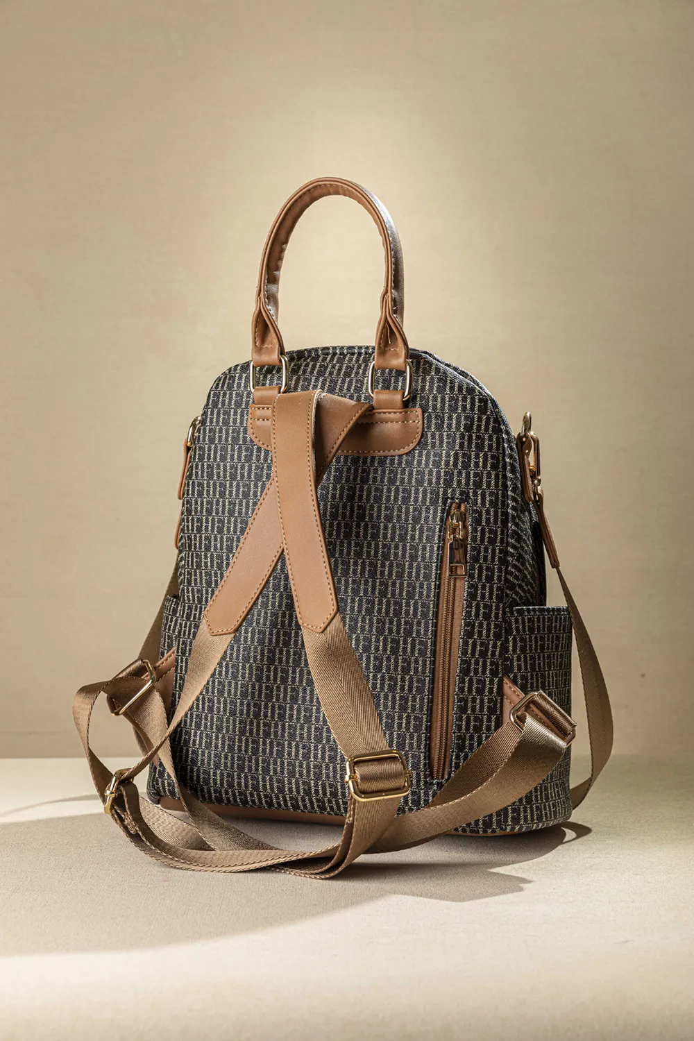 Πολυμορφικό backpack με casual logo