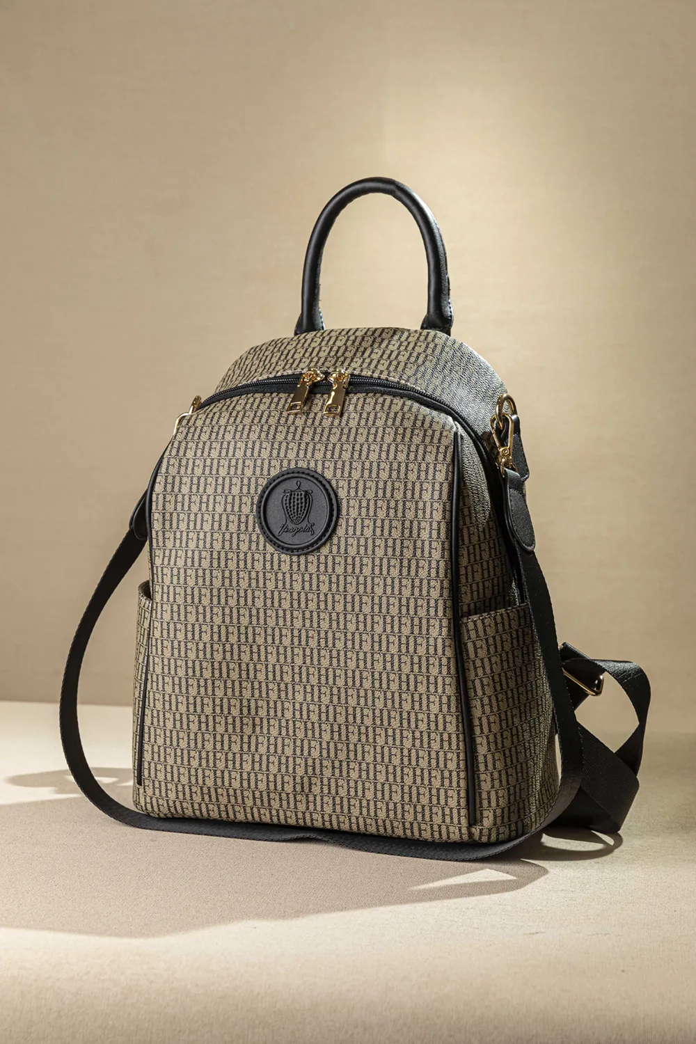 Πολυμορφικό backpack με casual logo Πολυμορφικό backpack με casual logo