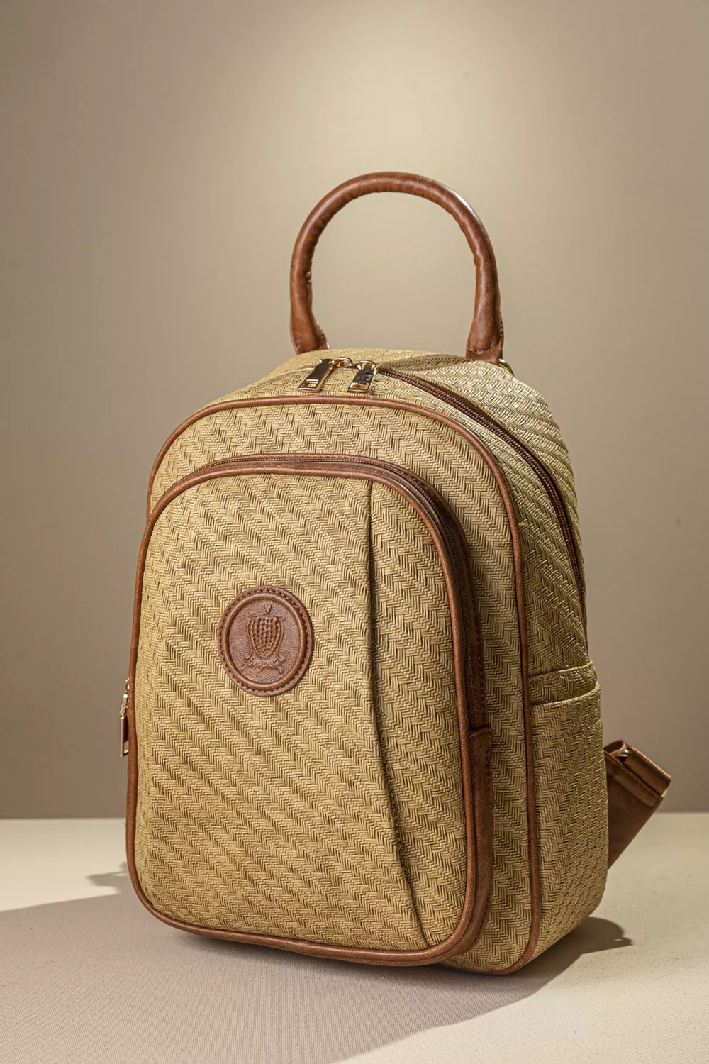 Allday Backpack με πολλές τσέπες με casual logo