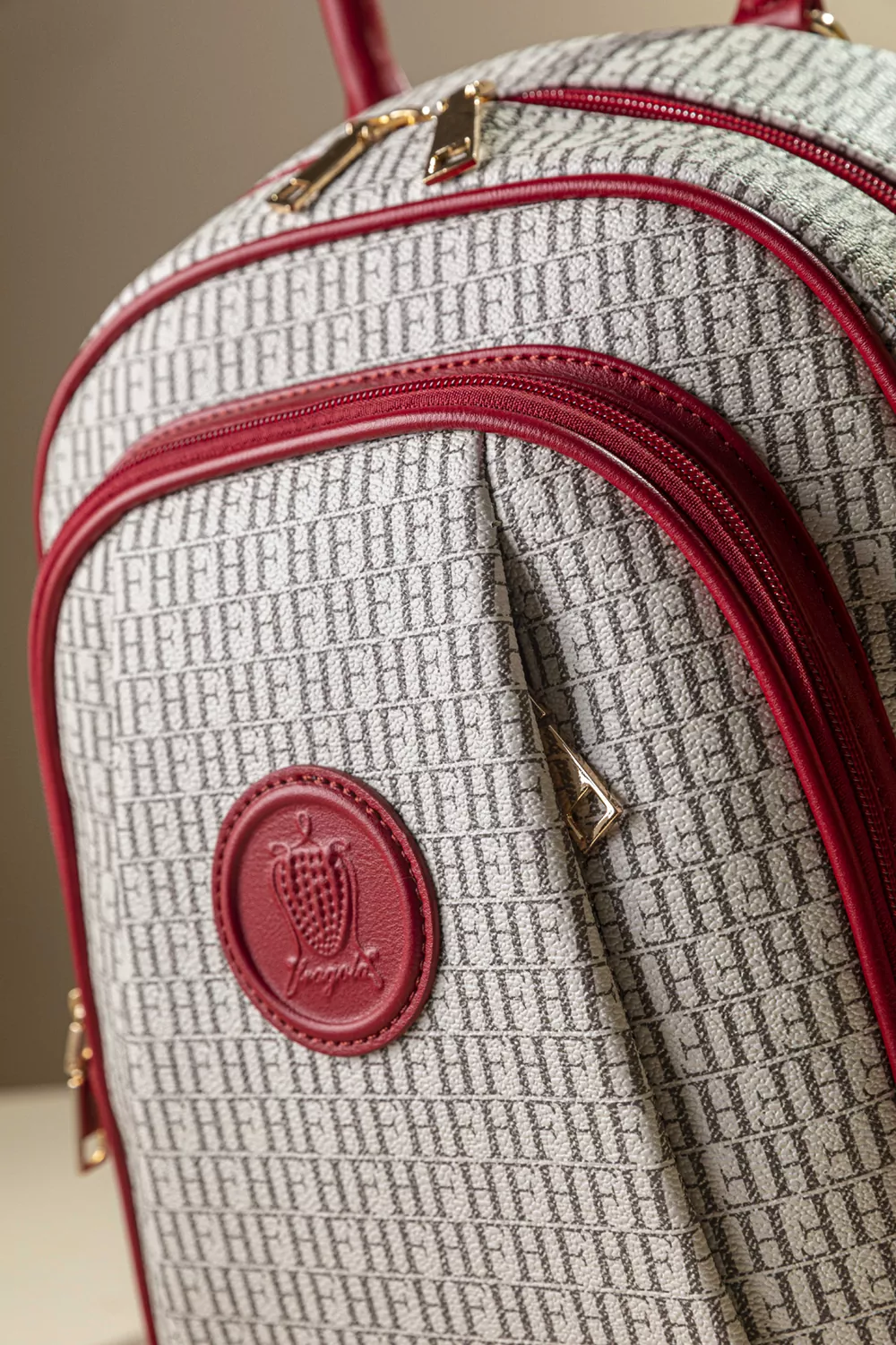 Allday Backpack με πολλές τσέπες με casual logo