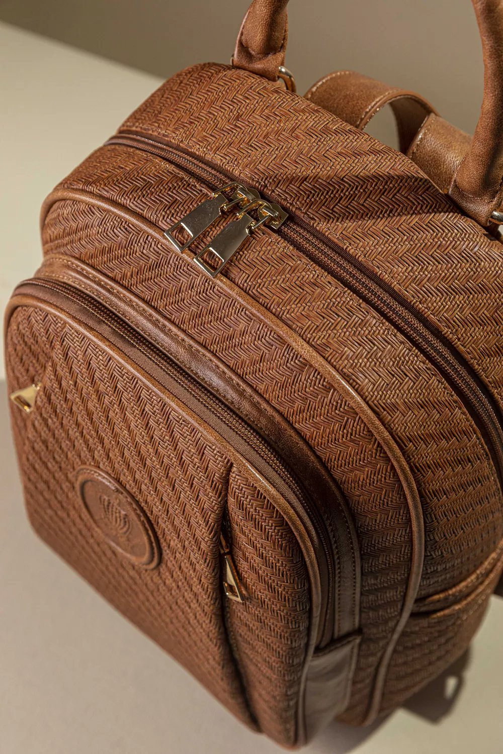 Allday Backpack με πολλές τσέπες με casual logo