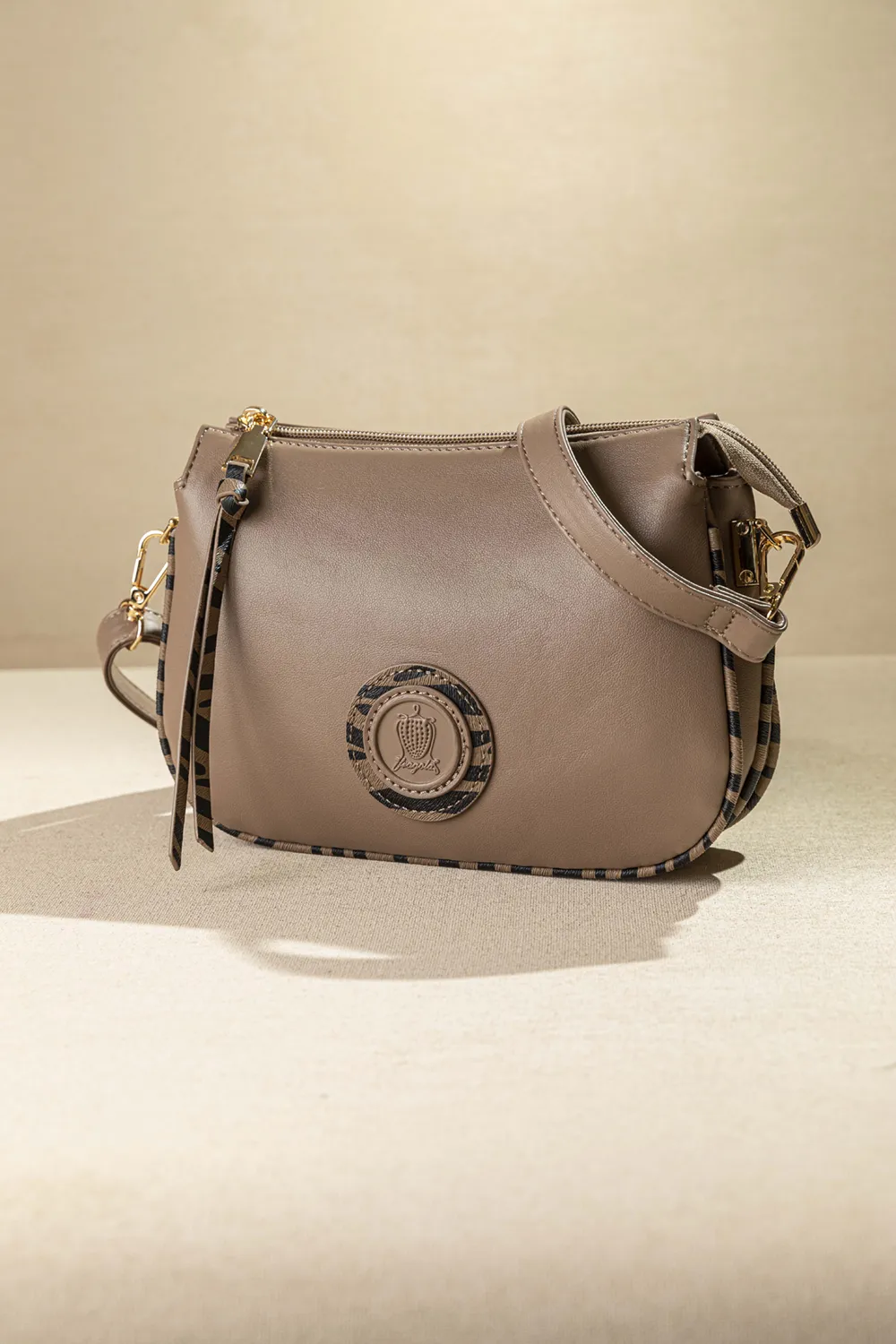 Χιαστί τρίχωρη τσάντα με zebra print φινιρίσματα