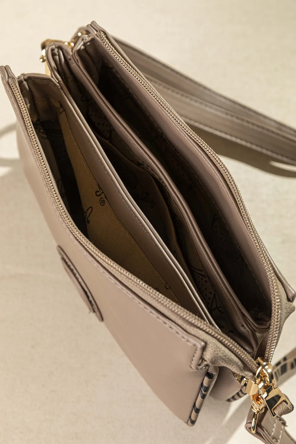 Χιαστί τρίχωρη τσάντα με zebra print φινιρίσματα