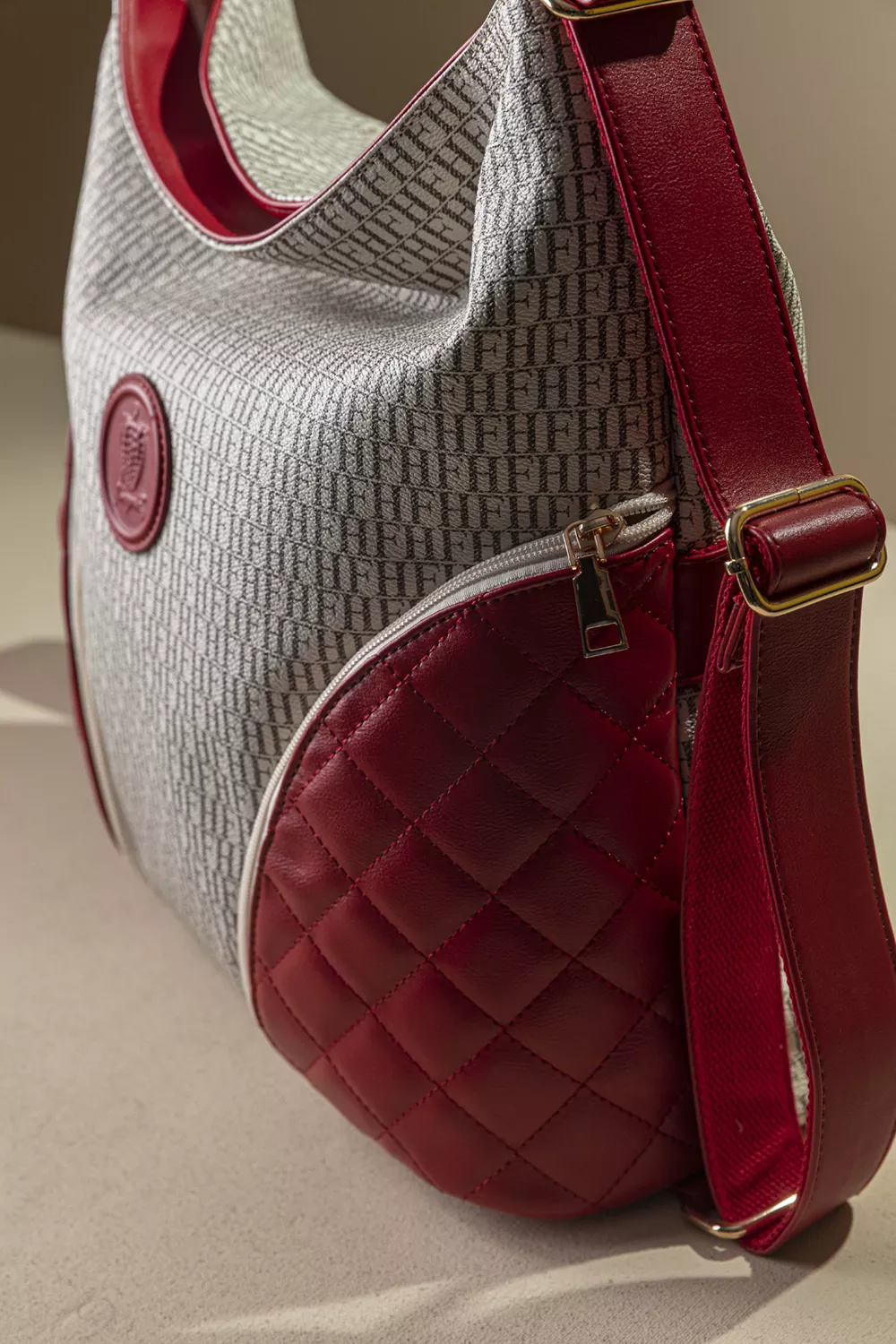 Πολυμορφική γυναικεία τσάντα