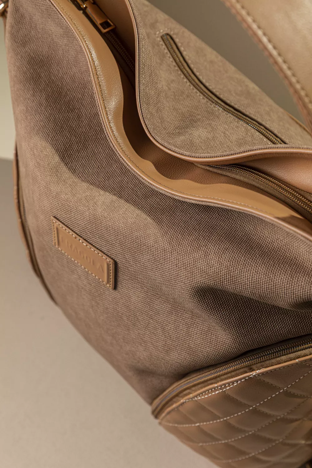 Πολυμορφική γυναικεία τσάντα