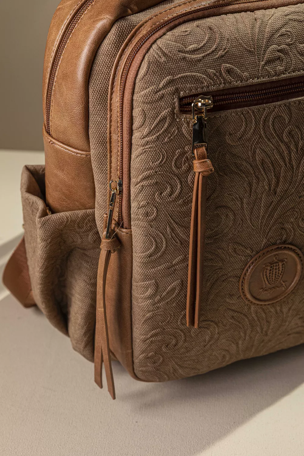 Backpack με πολλές τσέπες