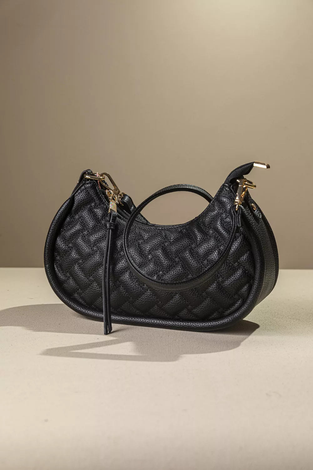 Μικρή μαλακή τσάντα υλικό με puffy γαζιά.