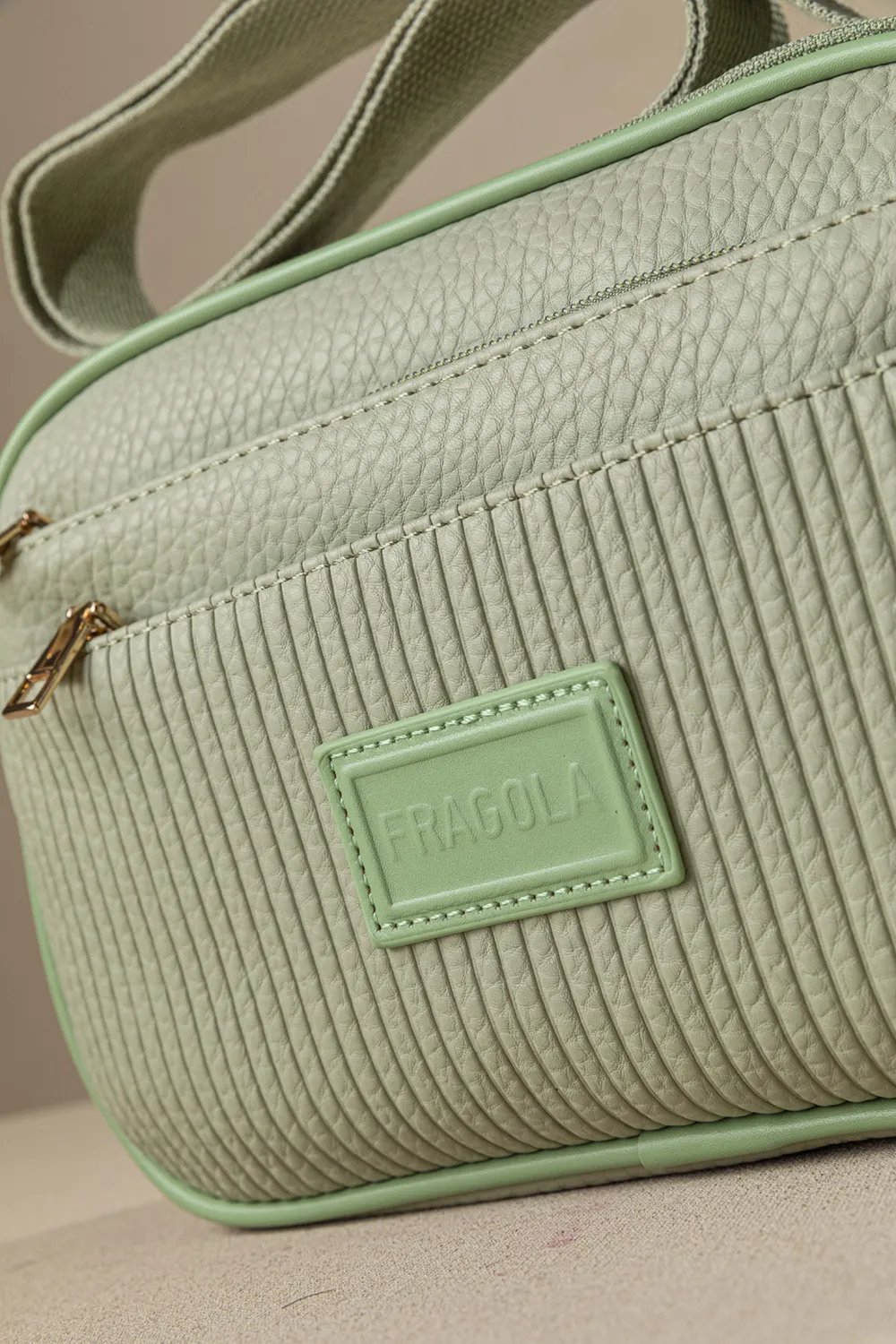 Πολυθέσια χιαστί τσάντα