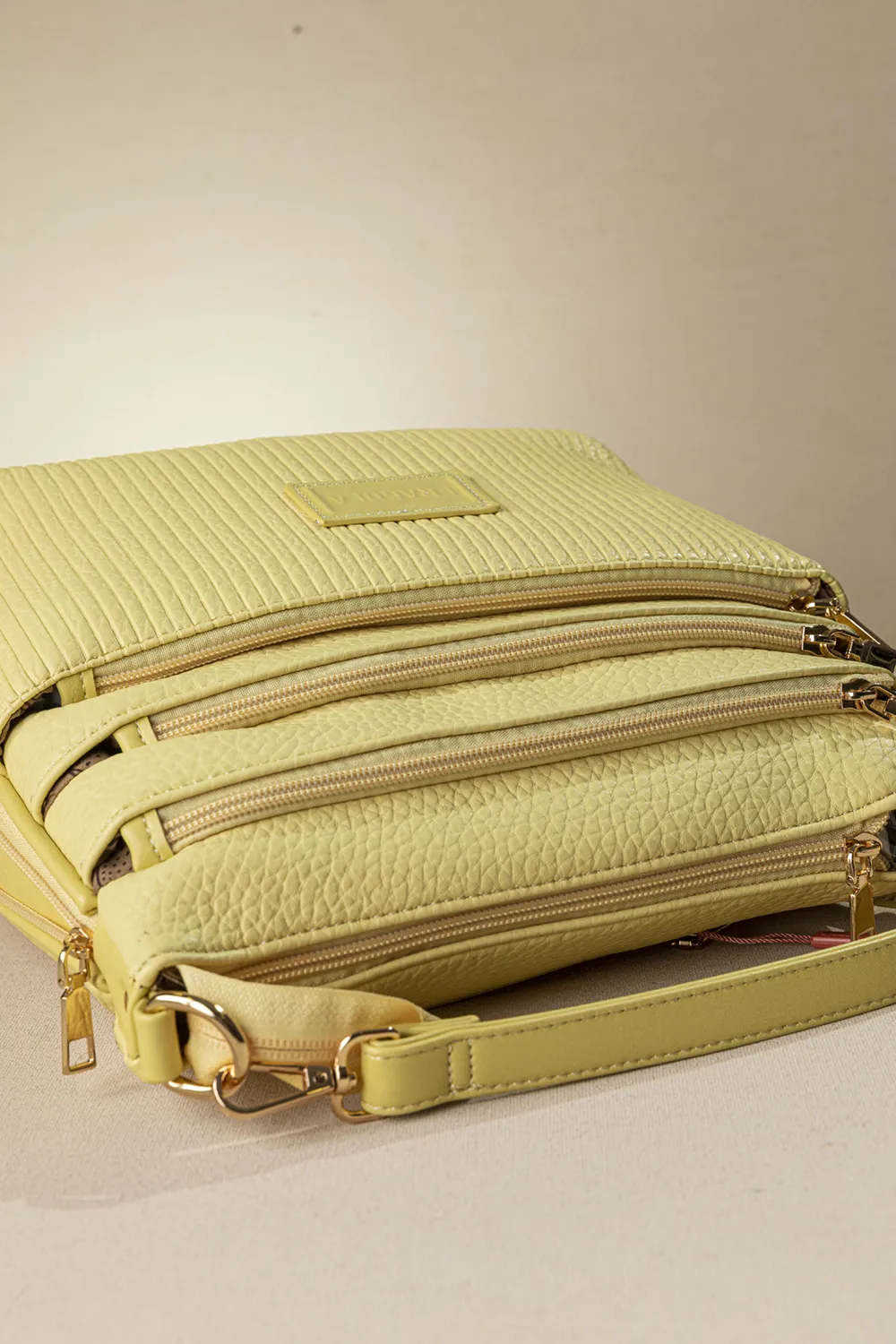 Χιαστί πολυθέσια τσάντα