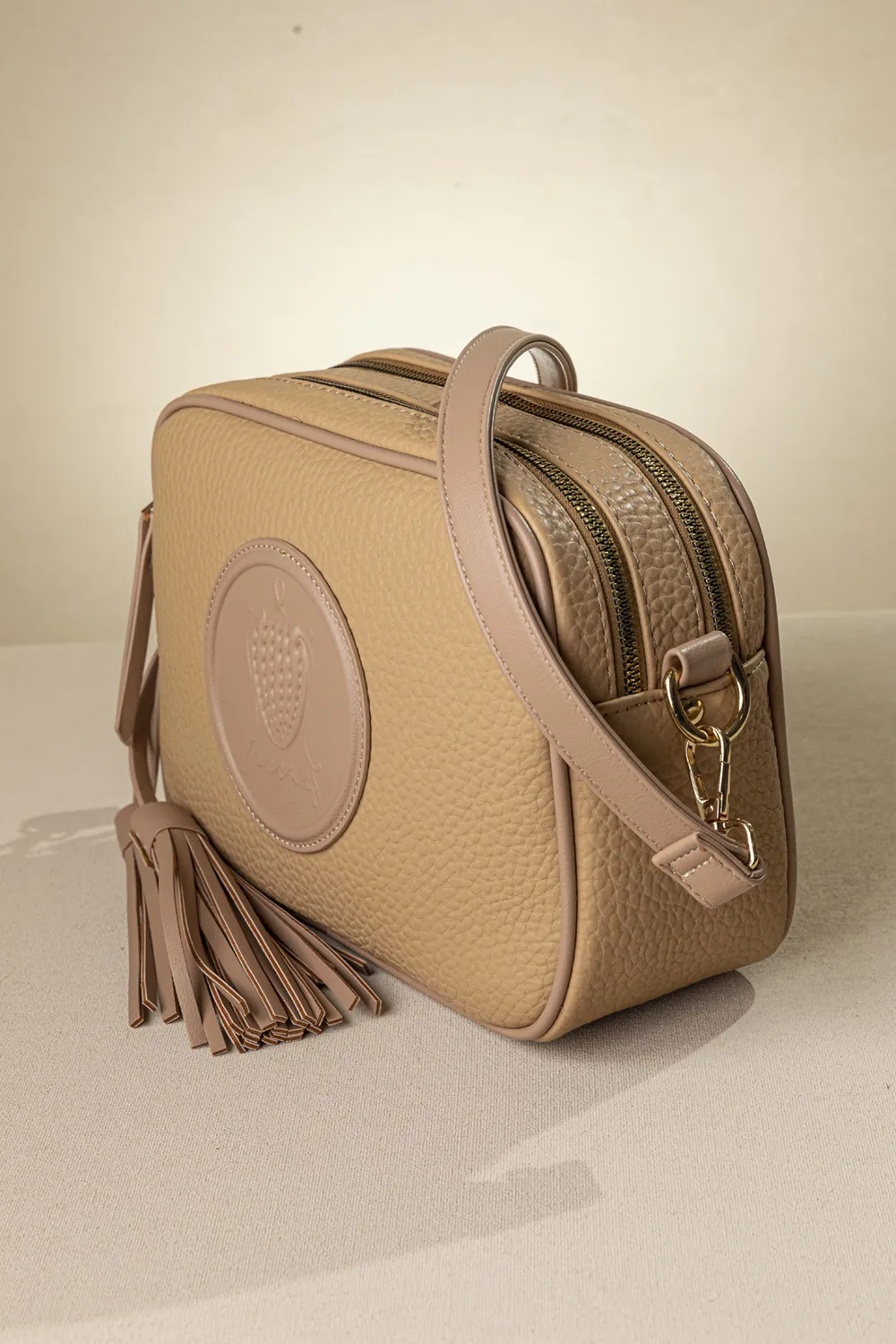 Χιαστί διθέσια τσάντα ώμου και χιαστί με casual logo