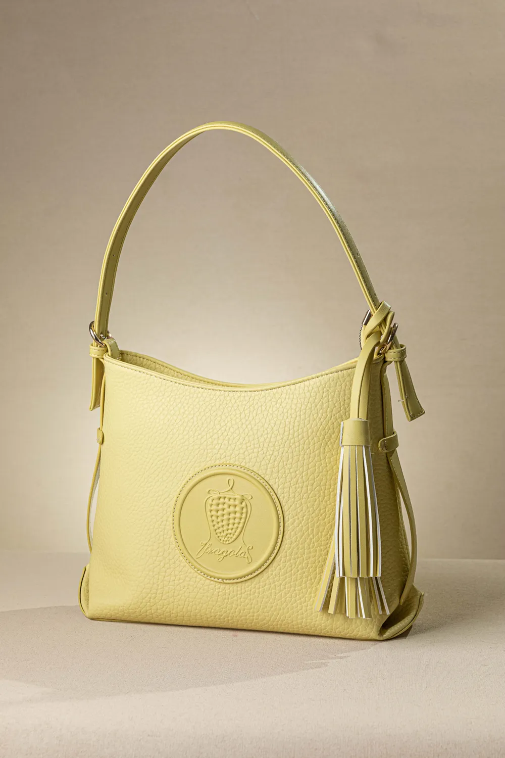 Τσάντα ώμου και χιαστί με νέο casual logo