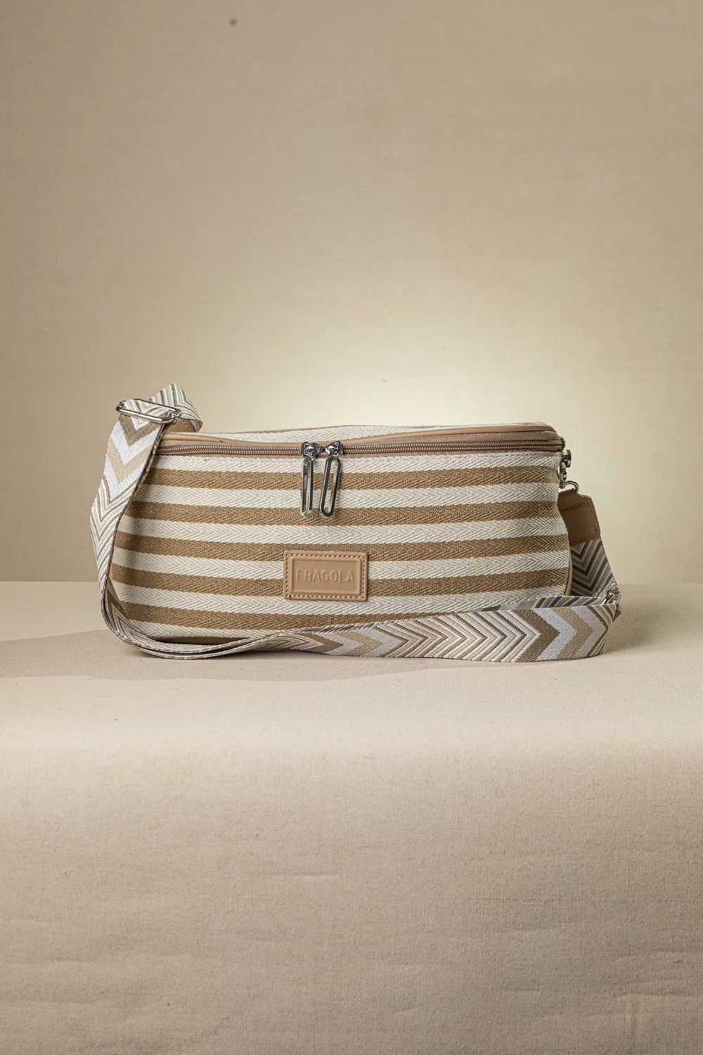 Crossbody καραβόπανο με ιμάντα και ρίγες