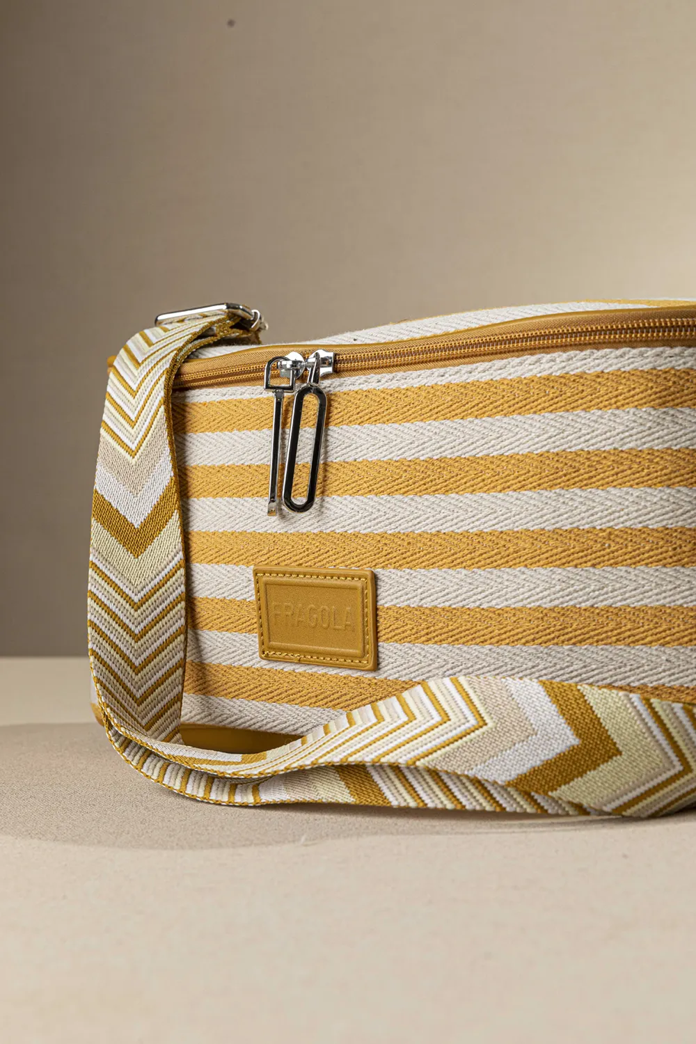 Crossbody καραβόπανο με ιμάντα και ρίγες