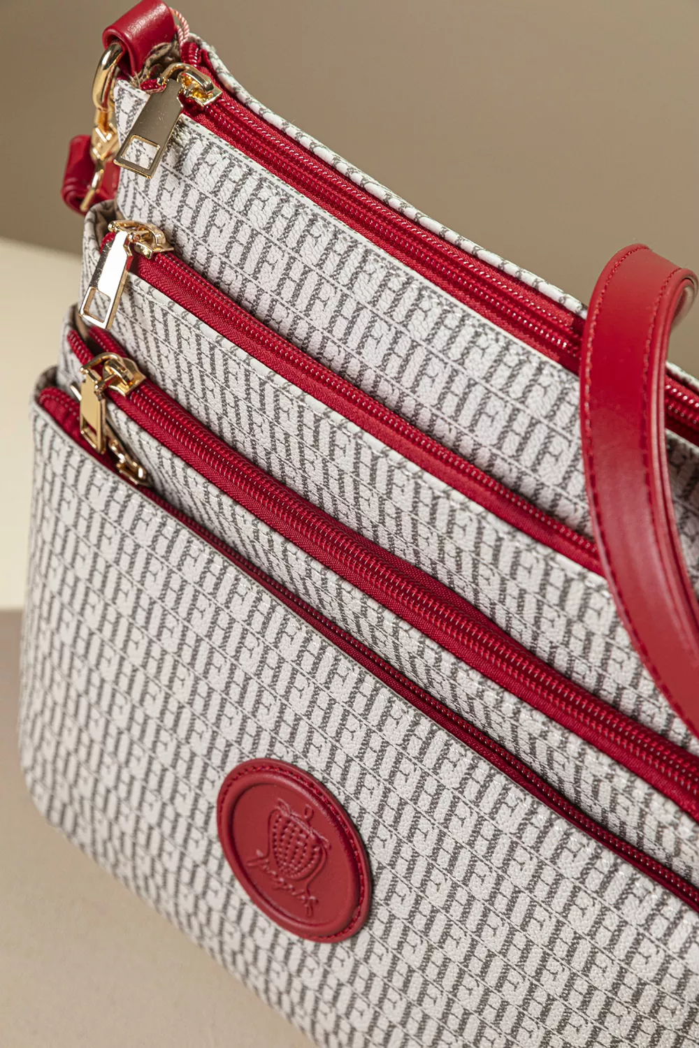 Minimal χιαστί πολυθέσια τσάντα