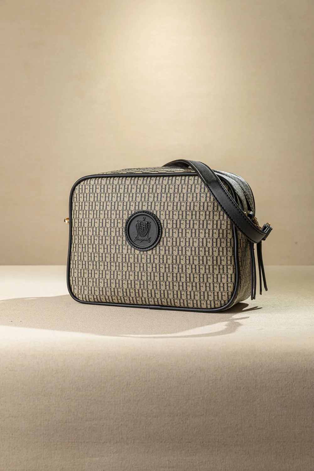 Χιαστί διθέσια τσάντα ώμου και χιαστί με casual logo