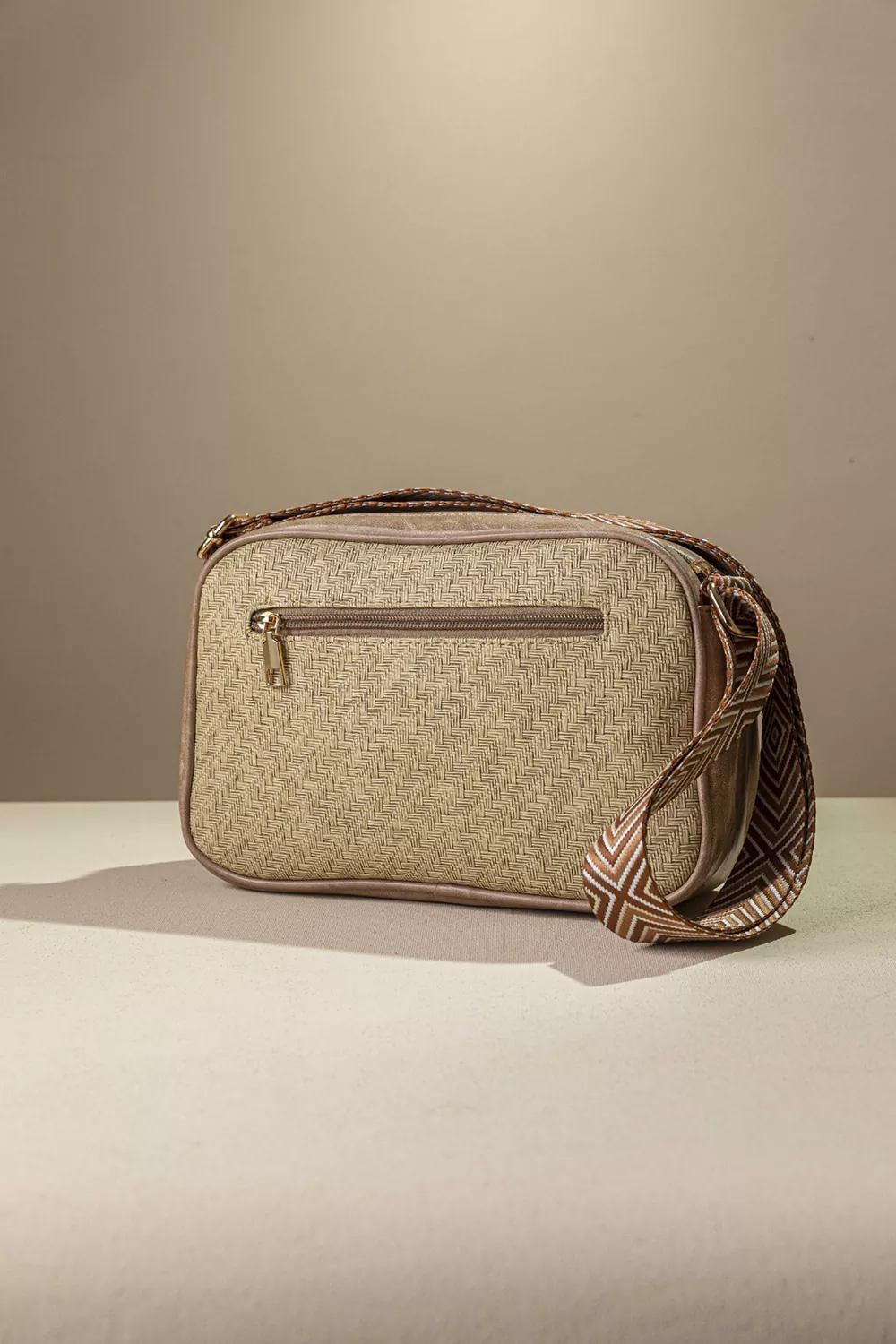 Λειτουργική χιαστί τσάντα με ιμάντα