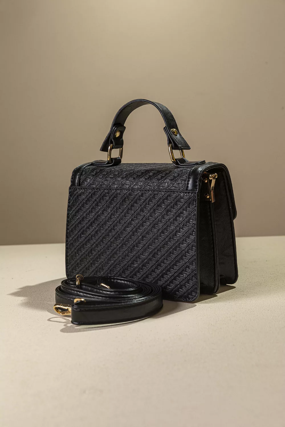 Τσάντα χειρός με υφή ψάθας