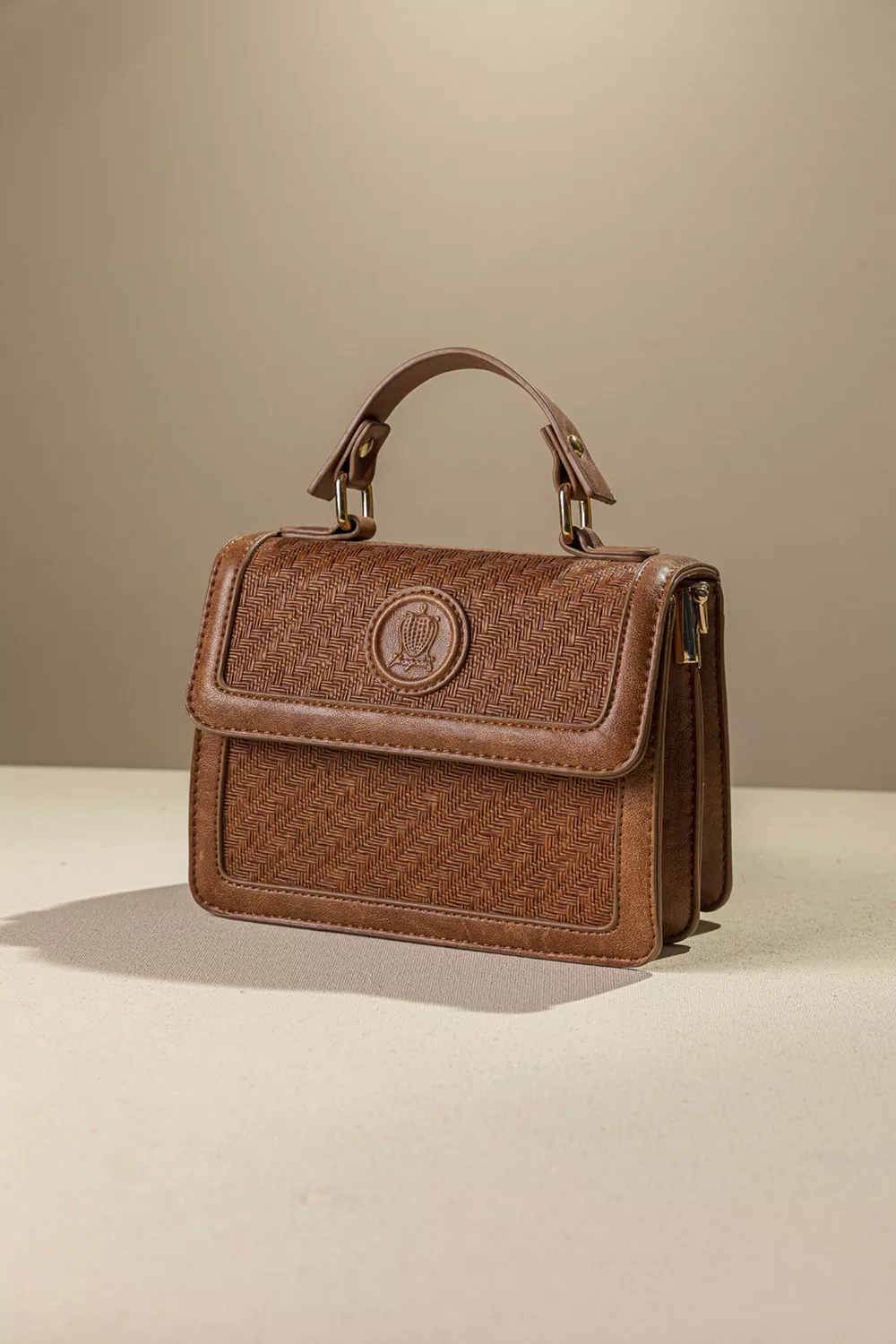 Τσάντα χειρός με υφή ψάθας